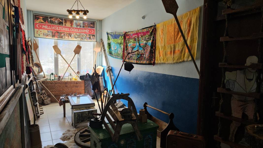 Köyün tek öğretmeni 25 yıllık tutkusunu müzeye çevirdi 3